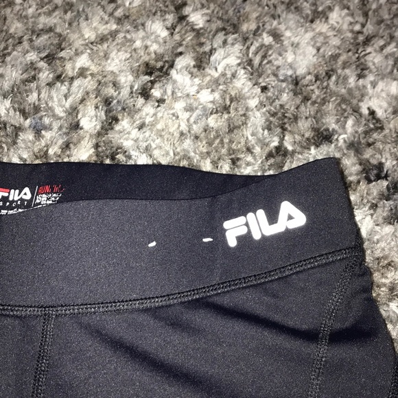 FILA Running Cropped Leggings - Picture 2 of 4